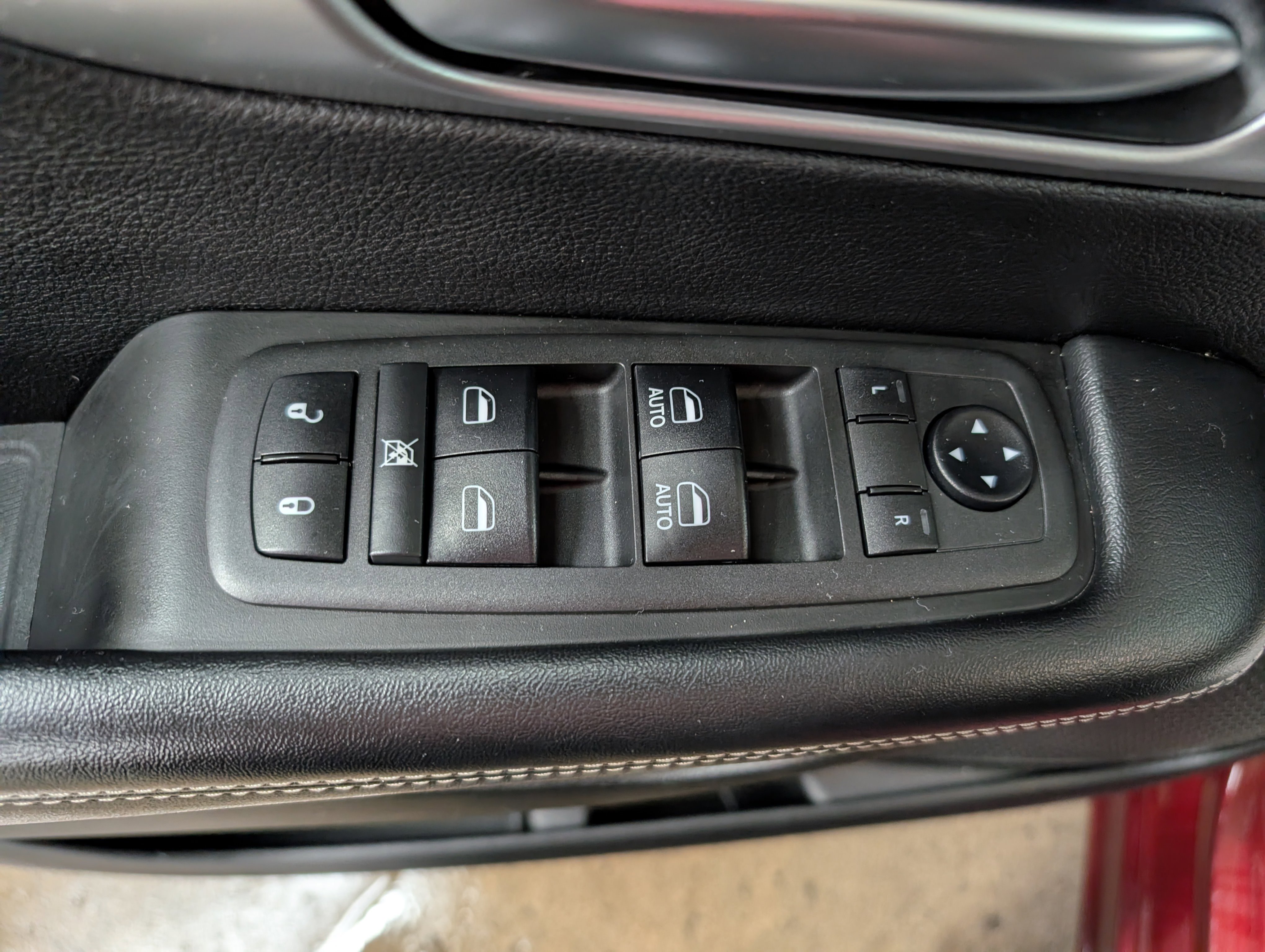 Used 2019 Chrysler Pacifica Touring-L w/ S Appearance Package image 30