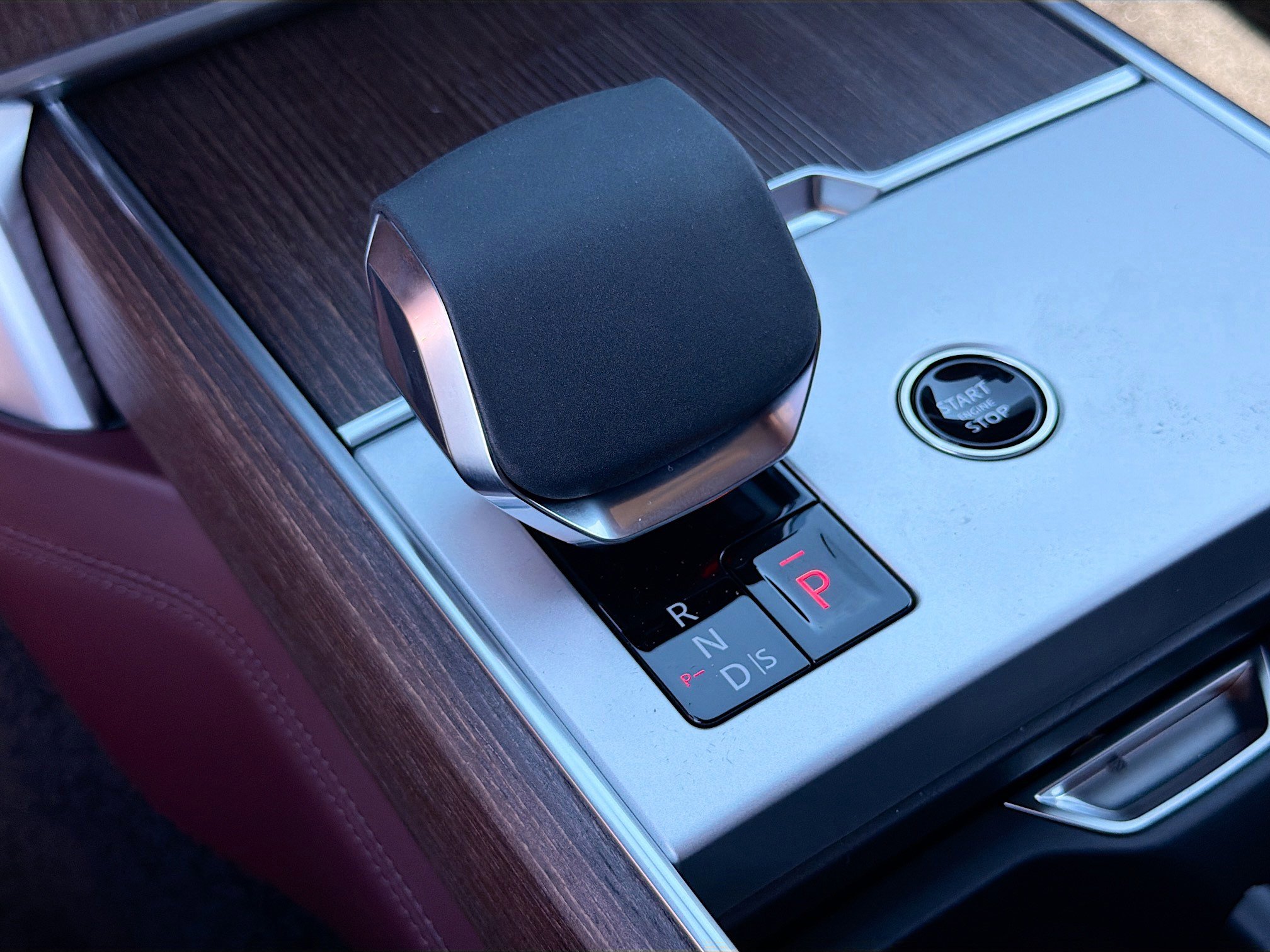 New 2026 Land Rover Range Rover Long Wheelbase Autobiography image 30