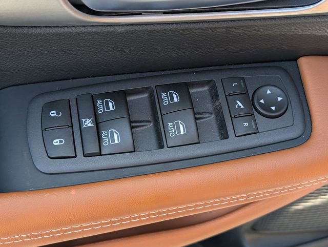 New 2026 Chrysler Pacifica Pinnacle image 11