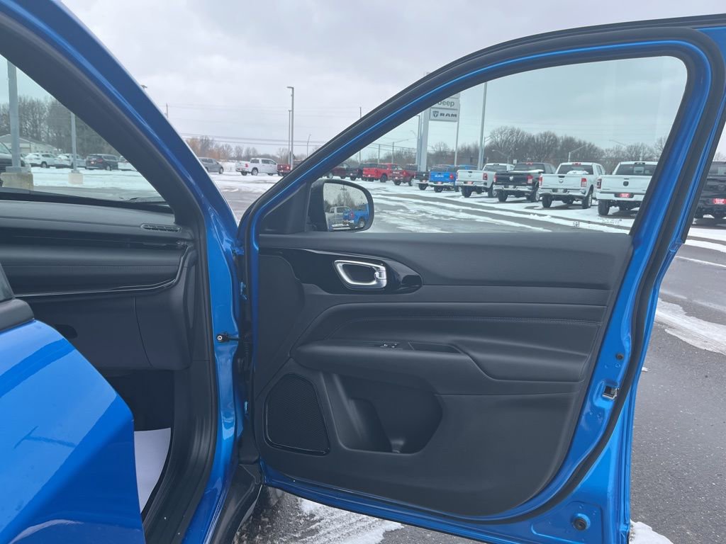 New 2025 Jeep Compass Latitude w/ Convenience Group image 14