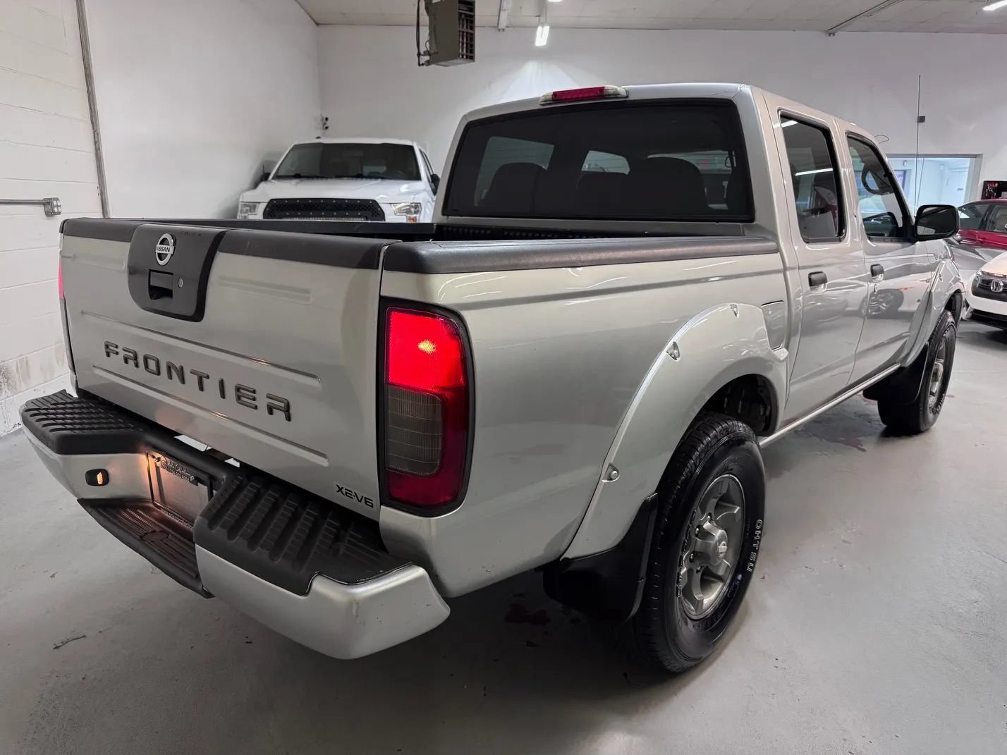 Used 2004 Nissan Frontier XE RWD image 3