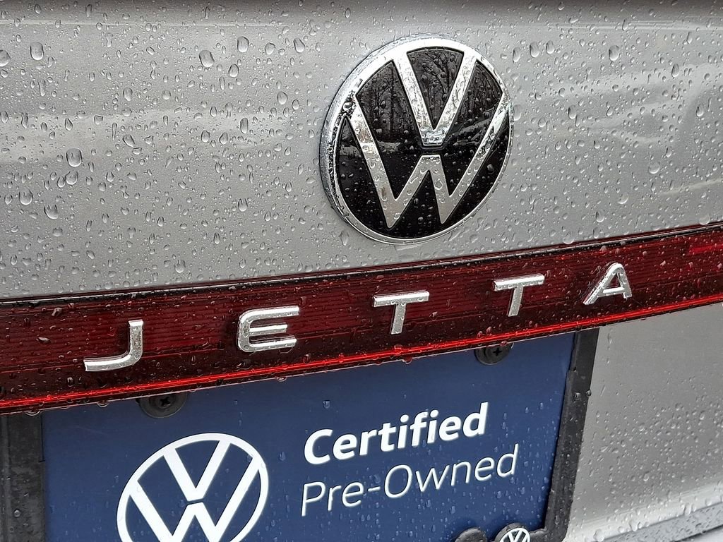 Certified 2025 Volkswagen Jetta SEL image 30