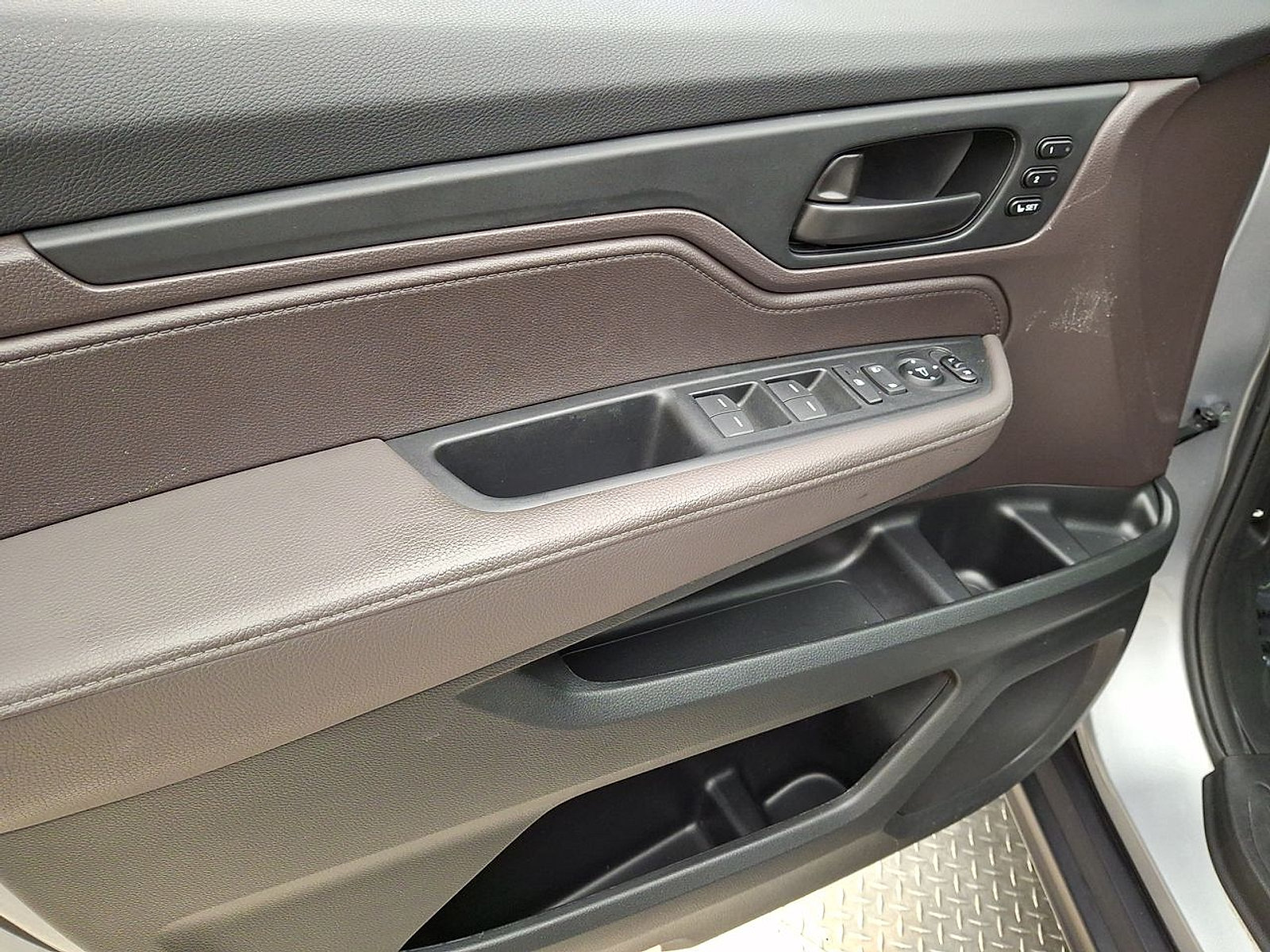 Used 2023 Honda Odyssey EX-L image 13