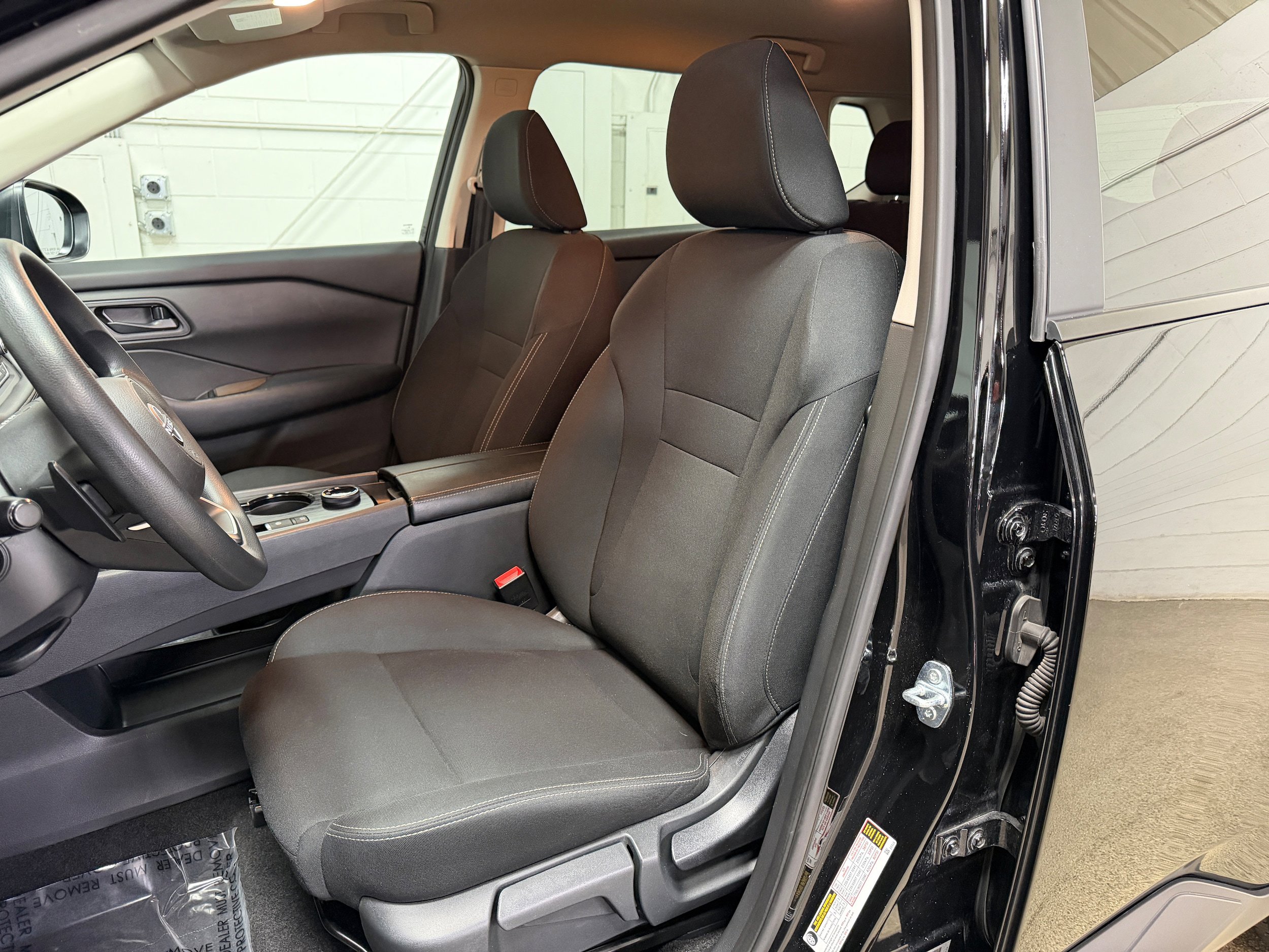 Used 2024 Nissan Rogue S image 9