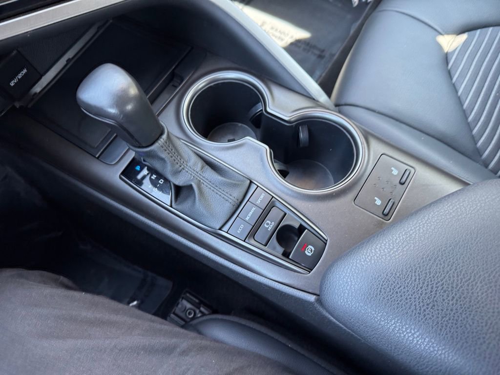 Used 2023 Toyota Camry SE w/ Cold Weather Package image 22