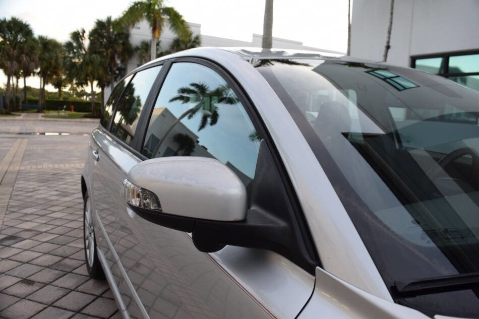 Used 2011 Volvo V50 T5 image 31