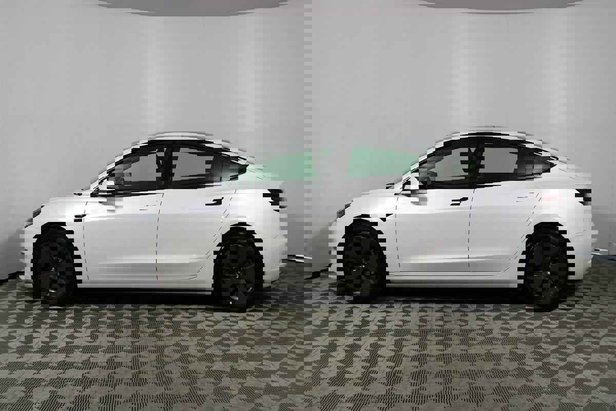 Used 2021 Tesla Model 3 Standard Range Plus image 30