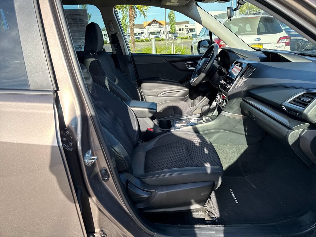 Used 2022 Subaru Forester Premium AWD/4WD image 9