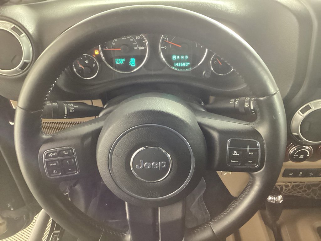 Used 2015 Jeep Wrangler Unlimited Rubicon w/ Dual Top Group AWD/4WD image 22