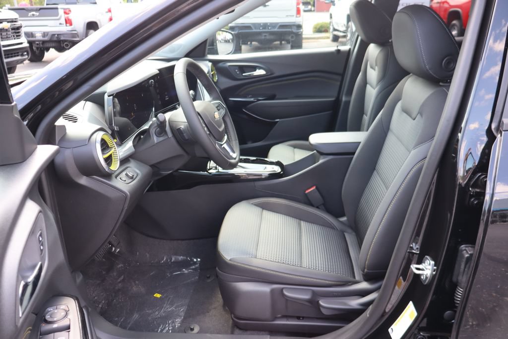 New 2026 Chevrolet Trax LT w/ LT Convenience Package FWD image 5