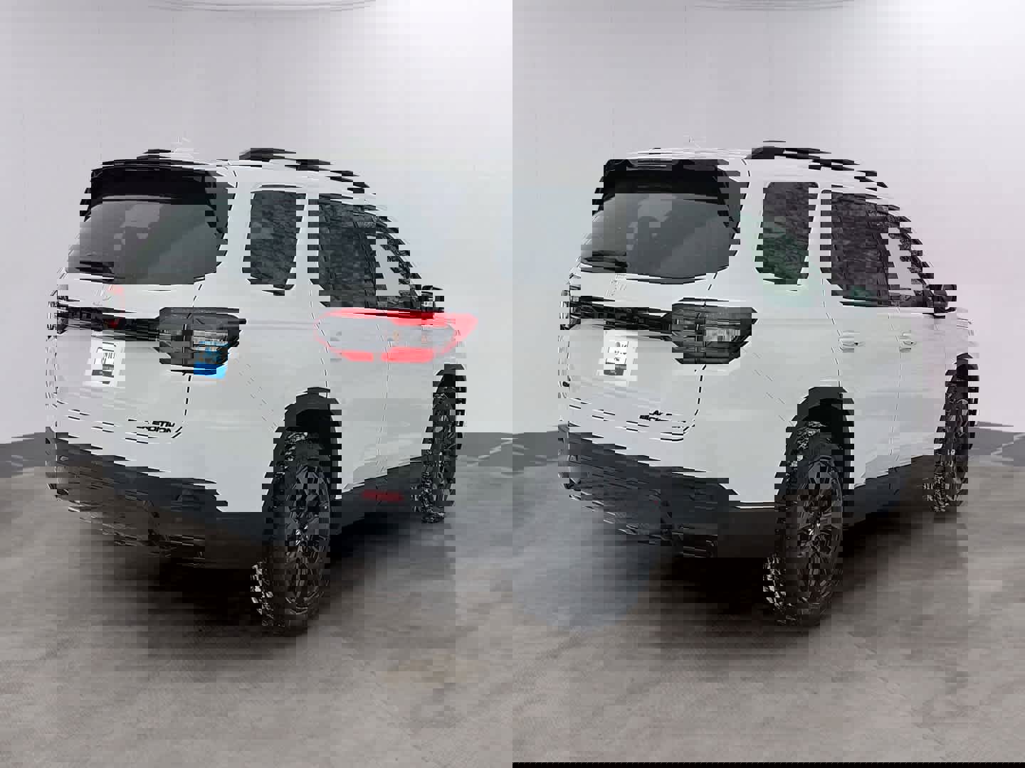 New 2026 Honda Pilot Black Edition image 3