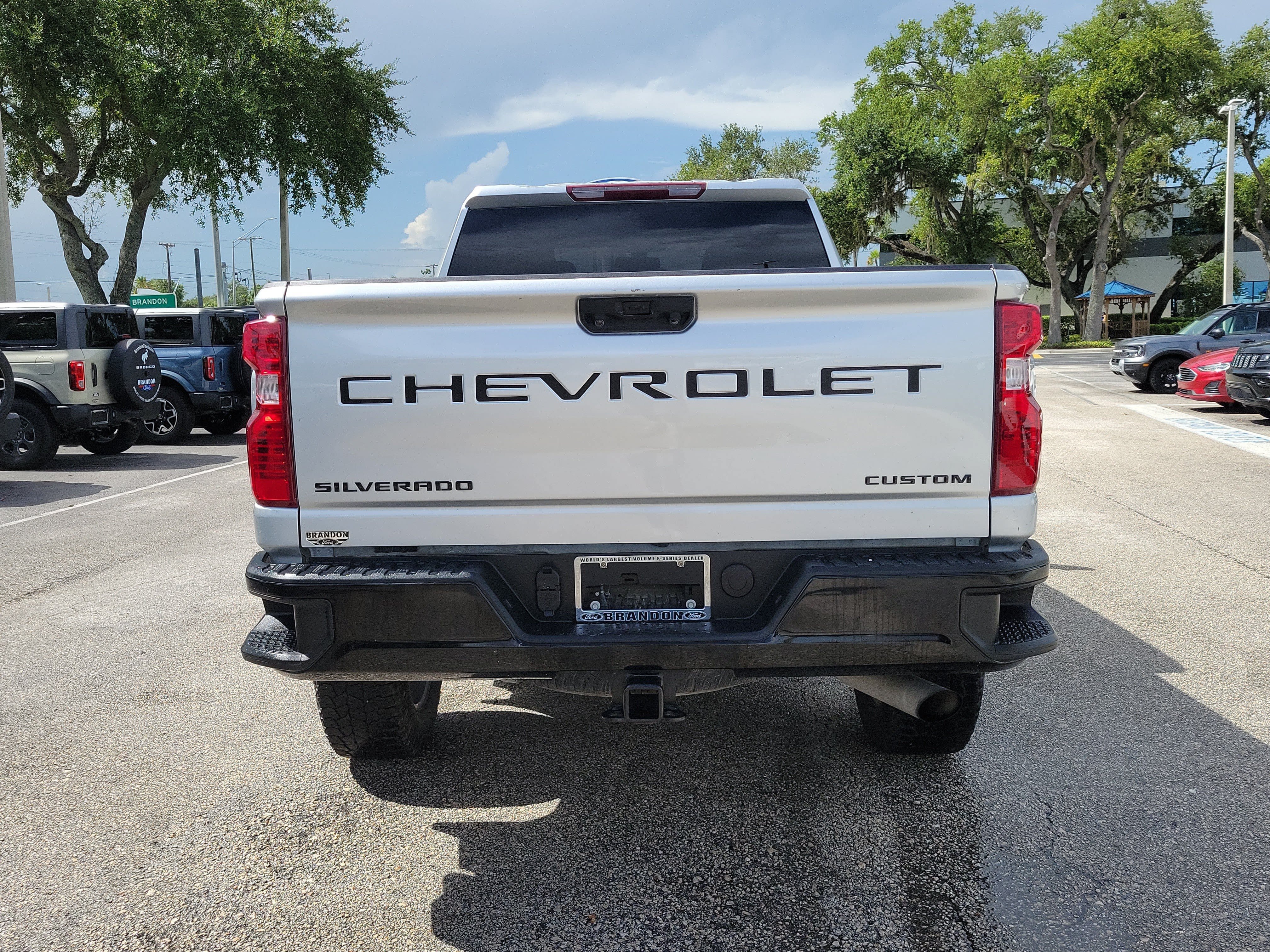 Used 2022 Chevrolet Silverado 2500 Custom w/ Custom Value Package AWD/4WD image 8