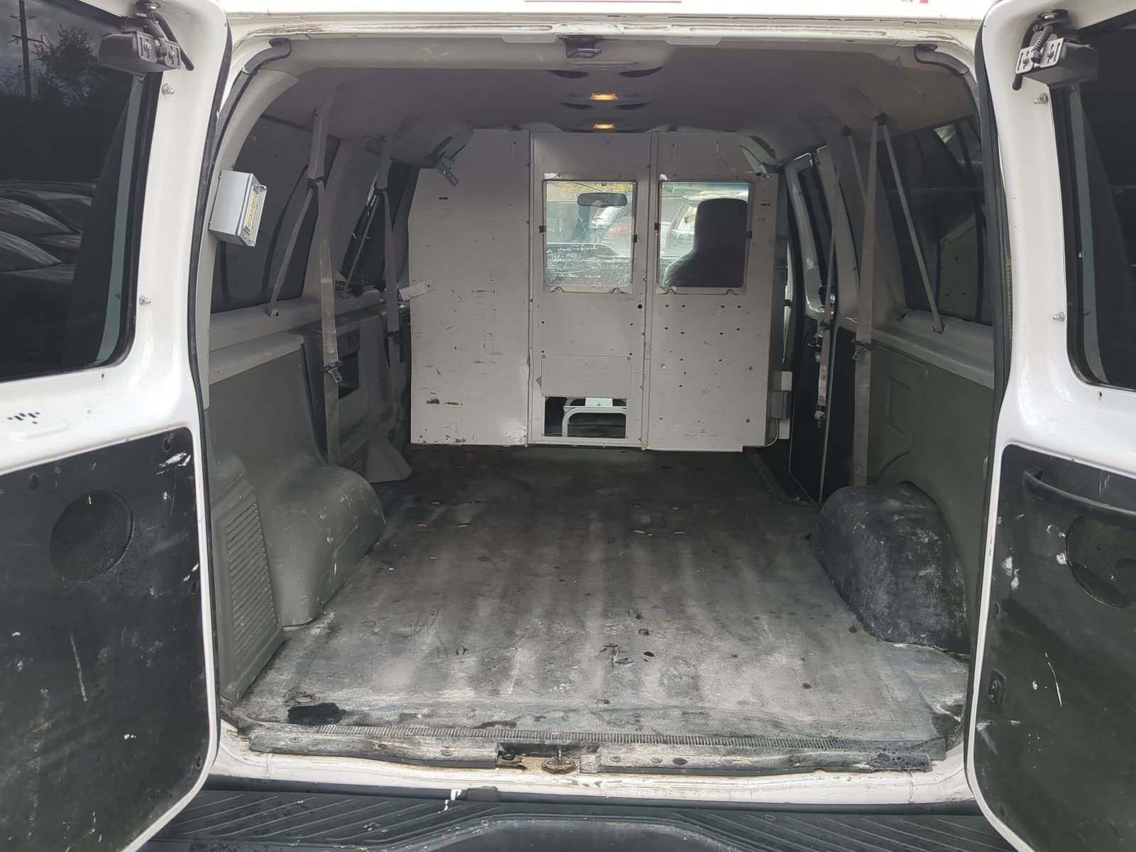 Used 2014 Ford E-150 and Econoline 150 XL w/ Power Windows & Locks Group image 27