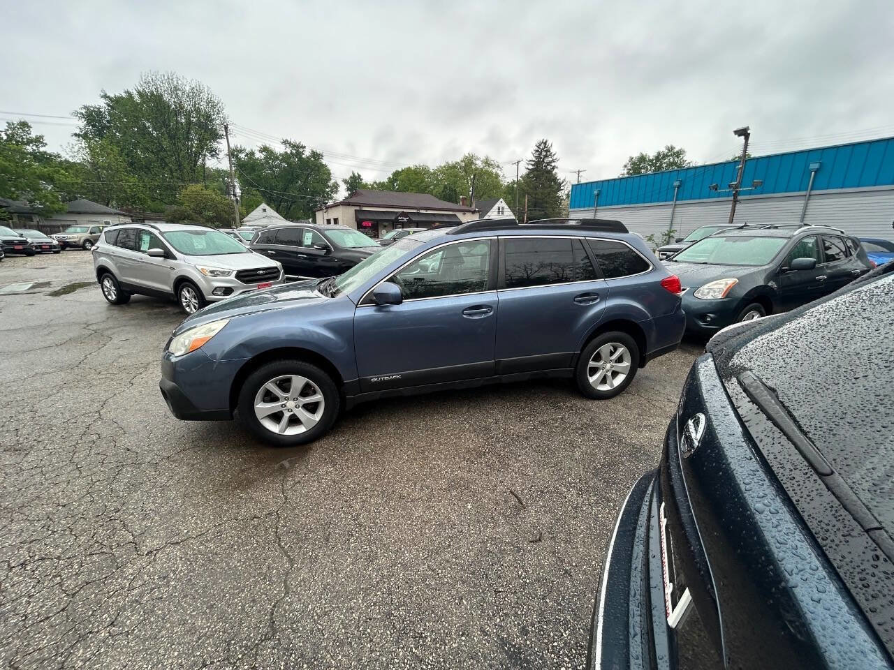Used 2014 Subaru Outback 2.5i Premium w/ Moonroof Package AWD/4WD image 4