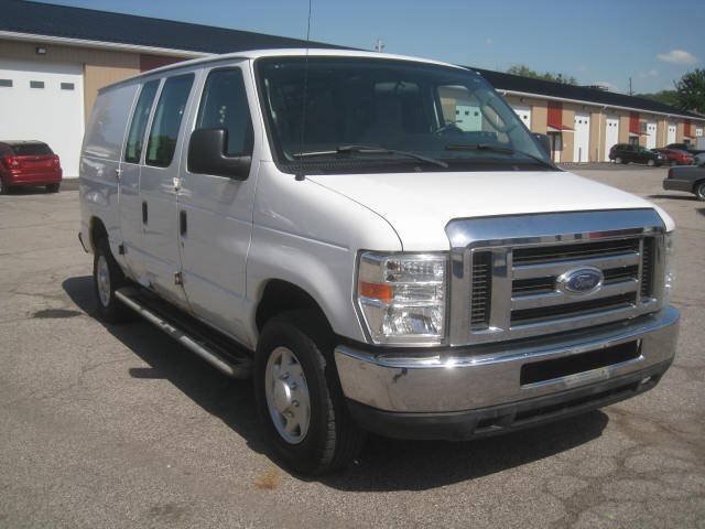 Used 2014 Ford E-250 and Econoline 250 w/ Power Group RWD image 3