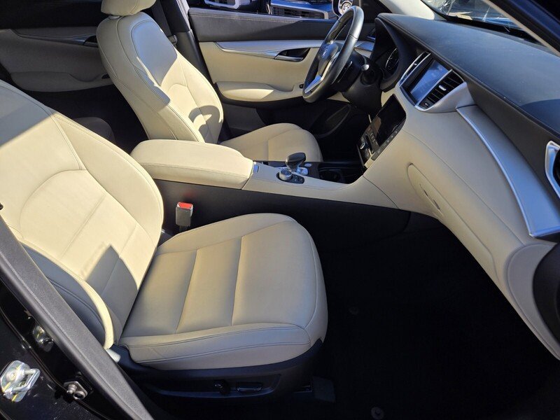 Used 2021 INFINITI QX50 Luxe AWD/4WD image 16