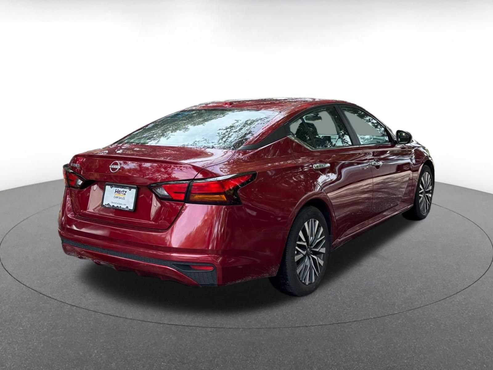 Used 2025 Nissan Altima 2.5 SV FWD image 7