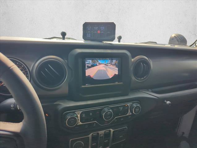 Used 2023 Jeep Gladiator Mojave AWD/4WD image 11