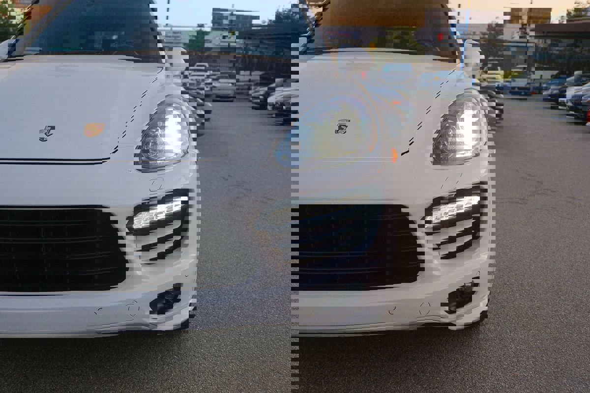 Used 2014 Porsche Cayenne GTS image 43