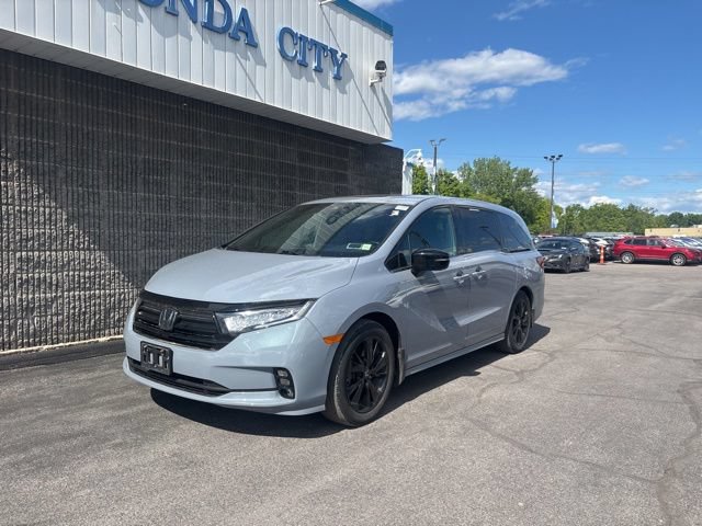 Used 2023 Honda Odyssey Sport image 3