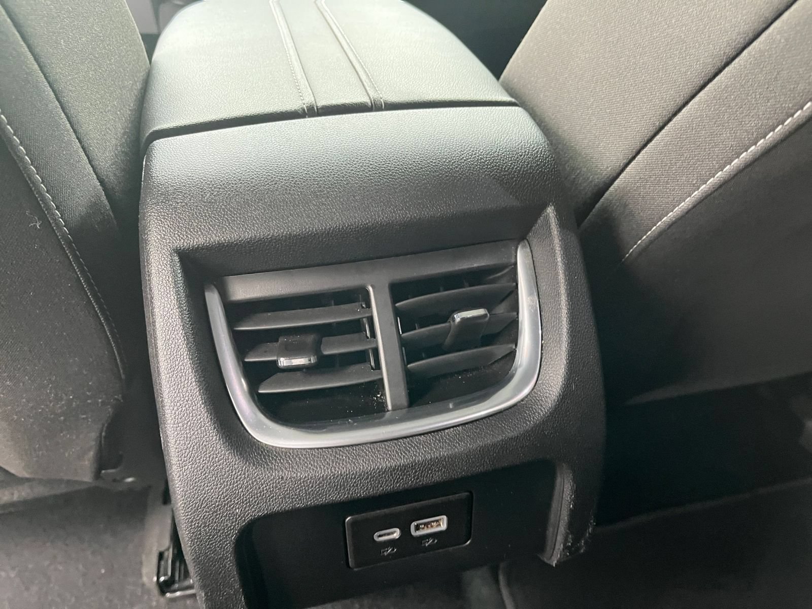 Used 2025 Chevrolet Blazer LT FWD image 23