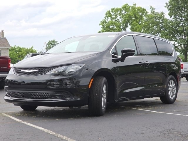 New 2025 Chrysler Voyager LX image 19