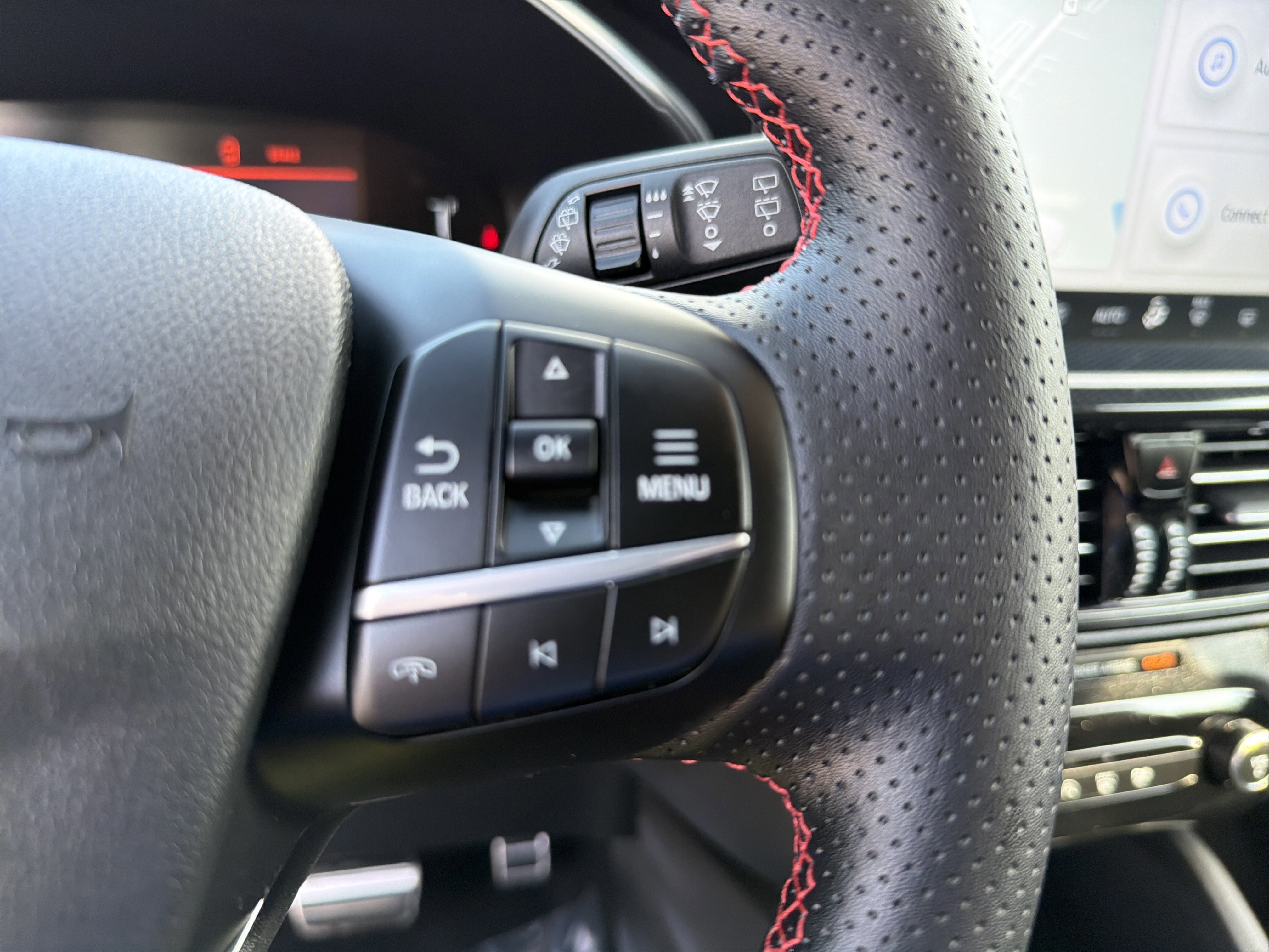 Used 2024 Ford Escape ST-Line w/ Tech Pack #1 image 29