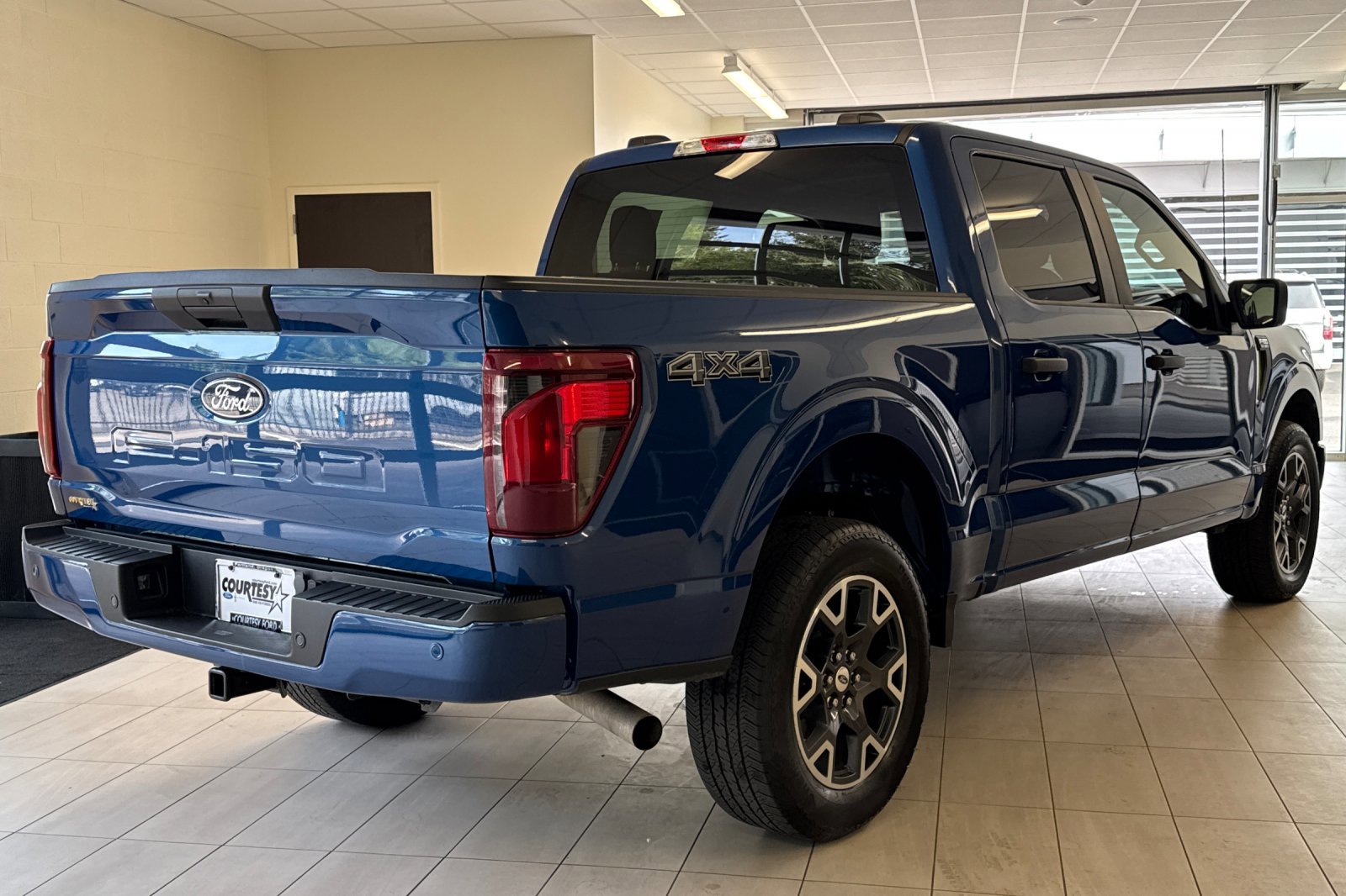 Used 2024 Ford F150 STX AWD/4WD image 4