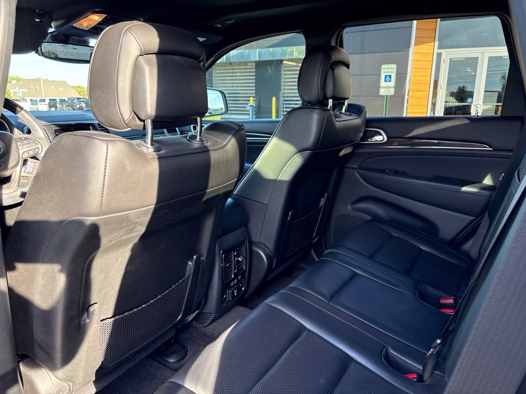 Used 2018 Jeep Grand Cherokee Overland AWD/4WD image 19