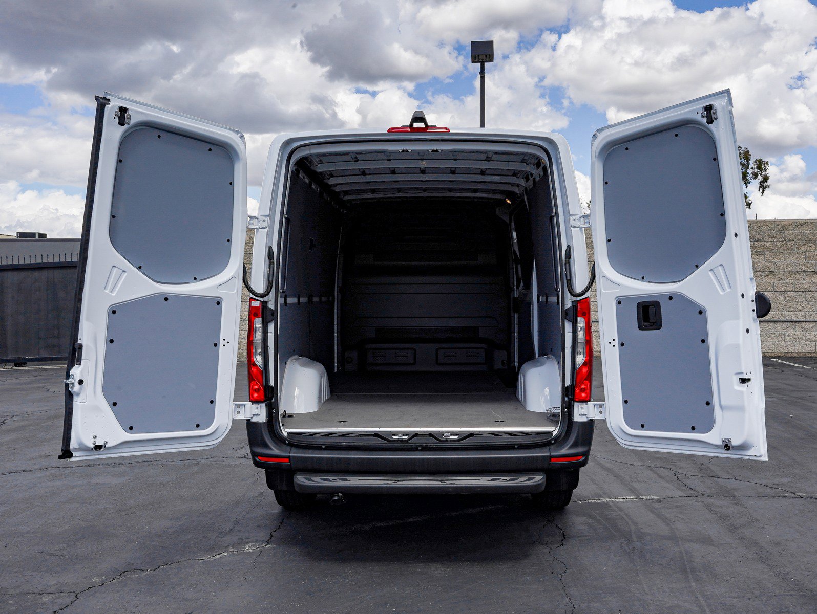 Used 2026 Mercedes-Benz Sprinter 2500 image 7