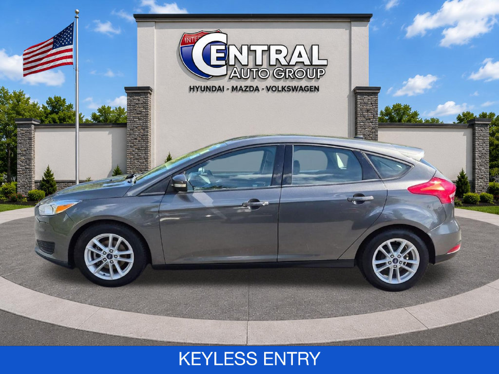 Used 2018 Ford Focus SE w/ Cold Weather Package FWD image 5