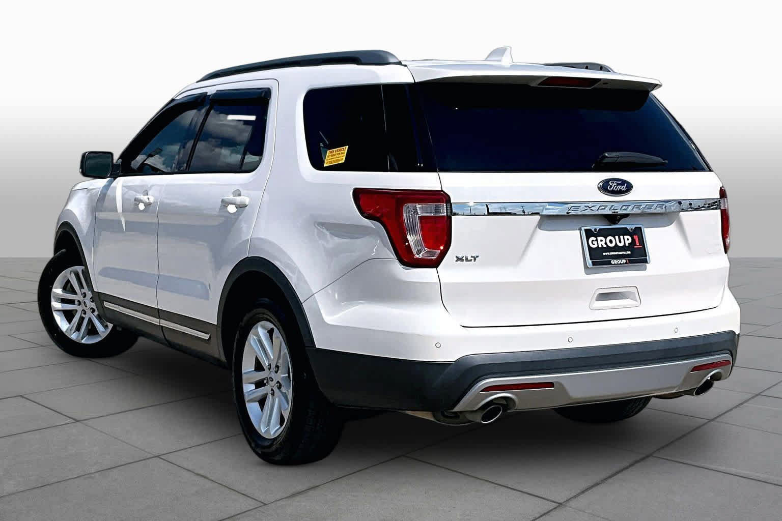 Used 2017 Ford Explorer XLT w/ Equipment Group 202A FWD image 12