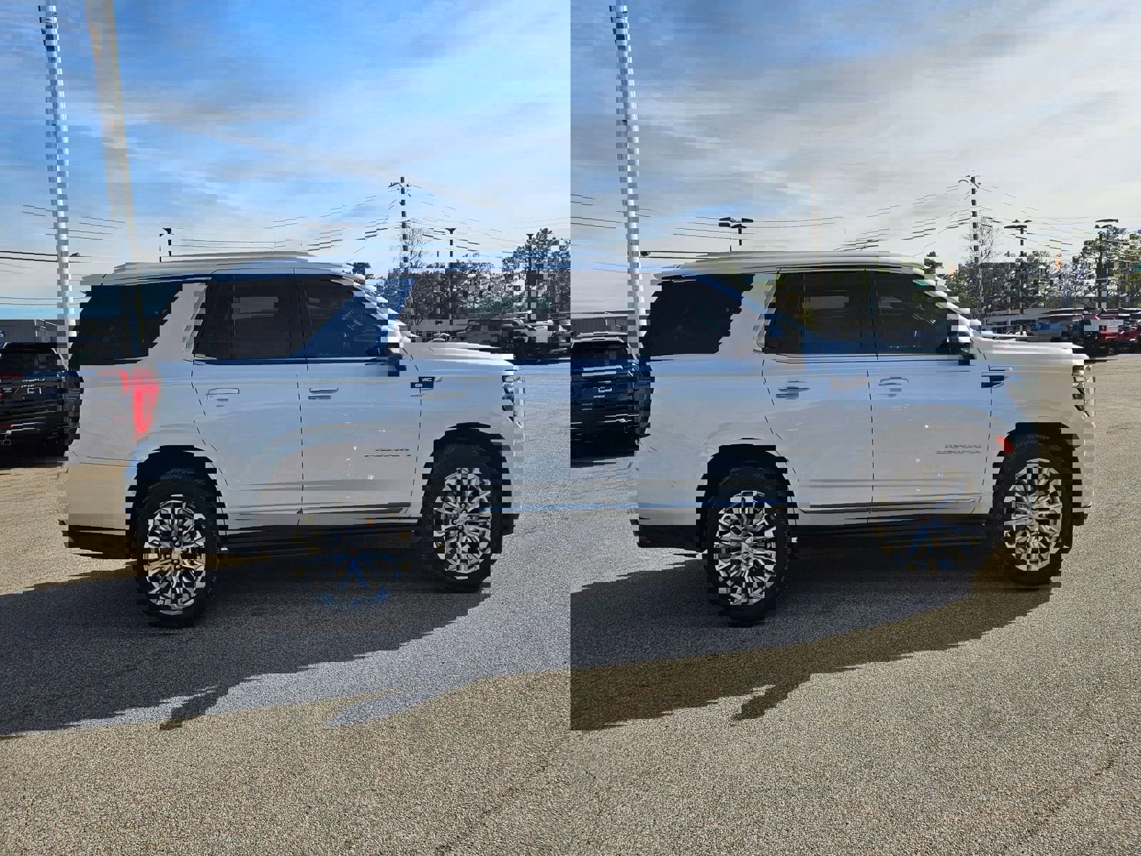 Used 2023 GMC Yukon Denali image 45