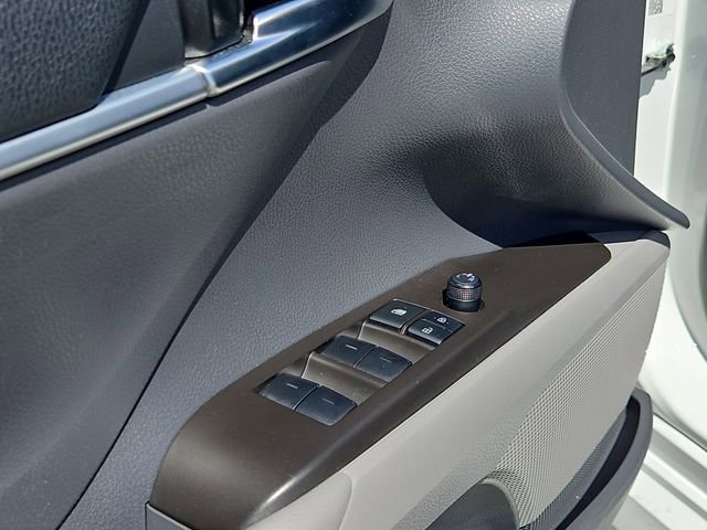 Used 2022 Toyota Camry LE image 19