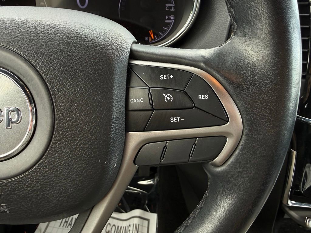 Used 2022 Jeep Grand Cherokee Laredo X image 24