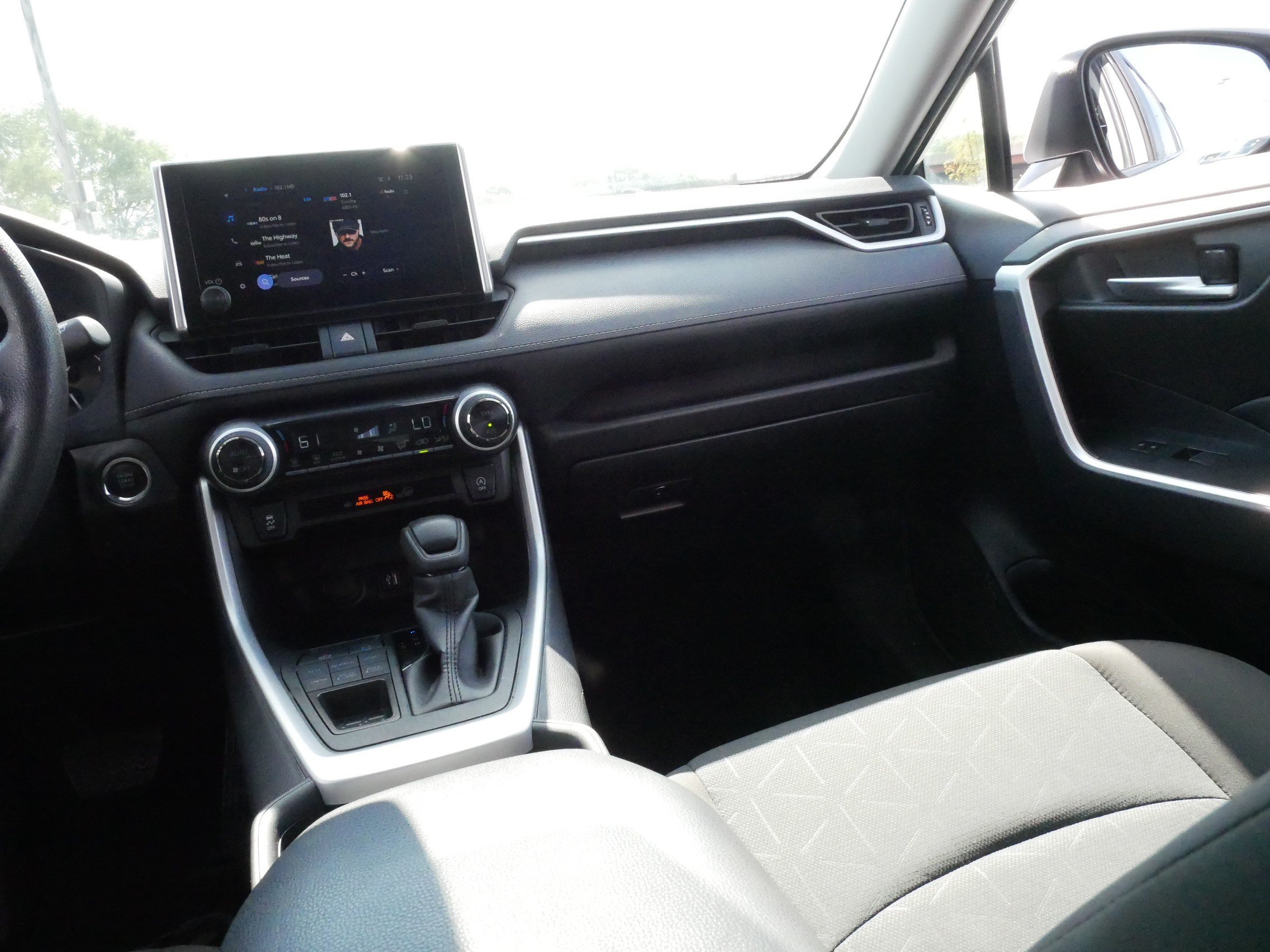 Certified 2025 Toyota RAV4 XLE AWD/4WD image 11