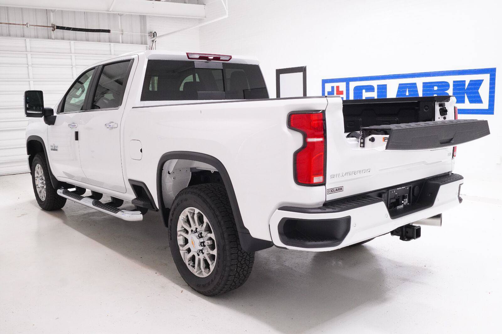 New 2026 Chevrolet Silverado 2500 LT w/ Z71 Chrome Sport Edition AWD/4WD image 30
