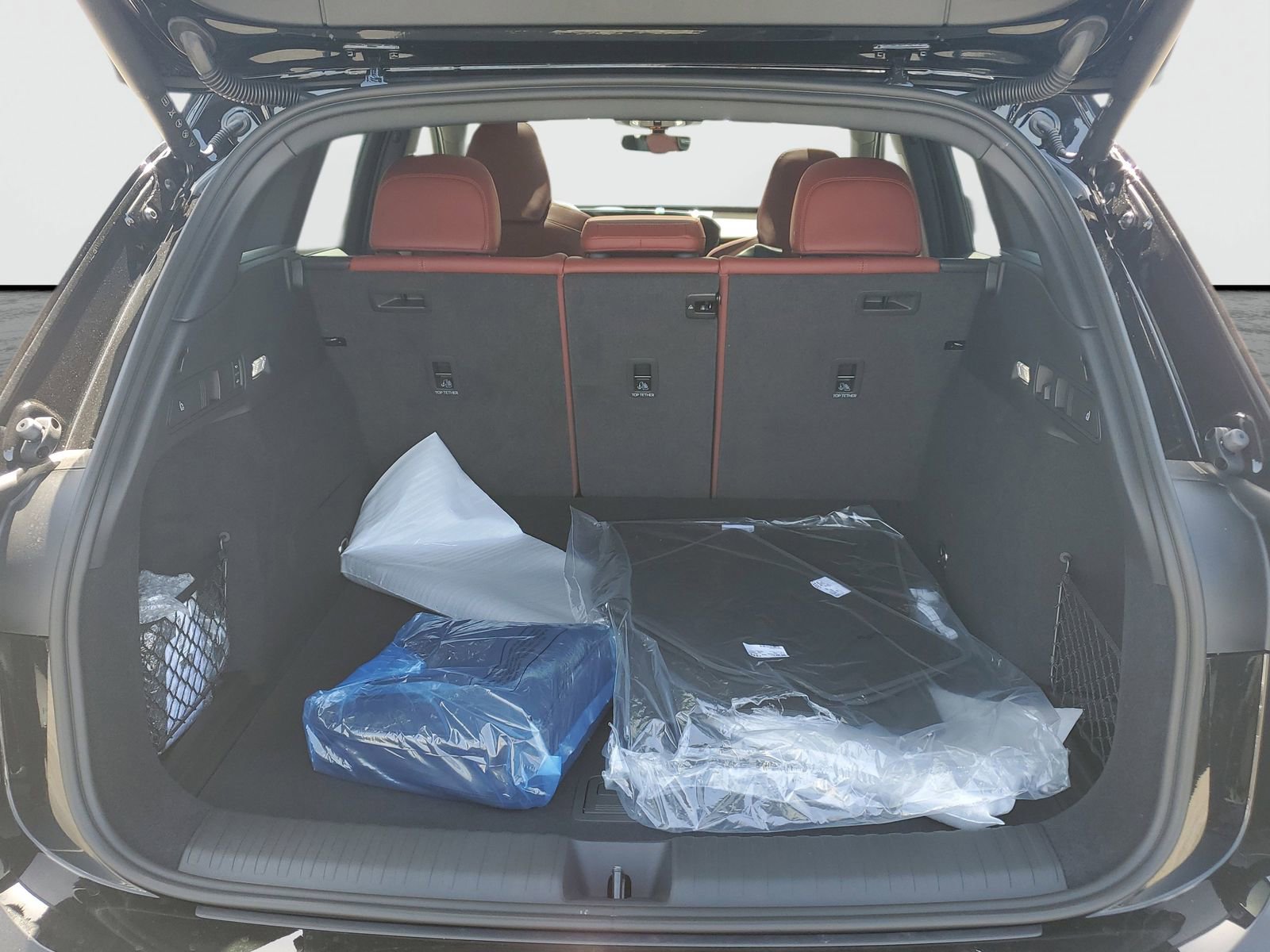 New 2027 Audi SQ6 e-tron Prestige AWD/4WD image 8