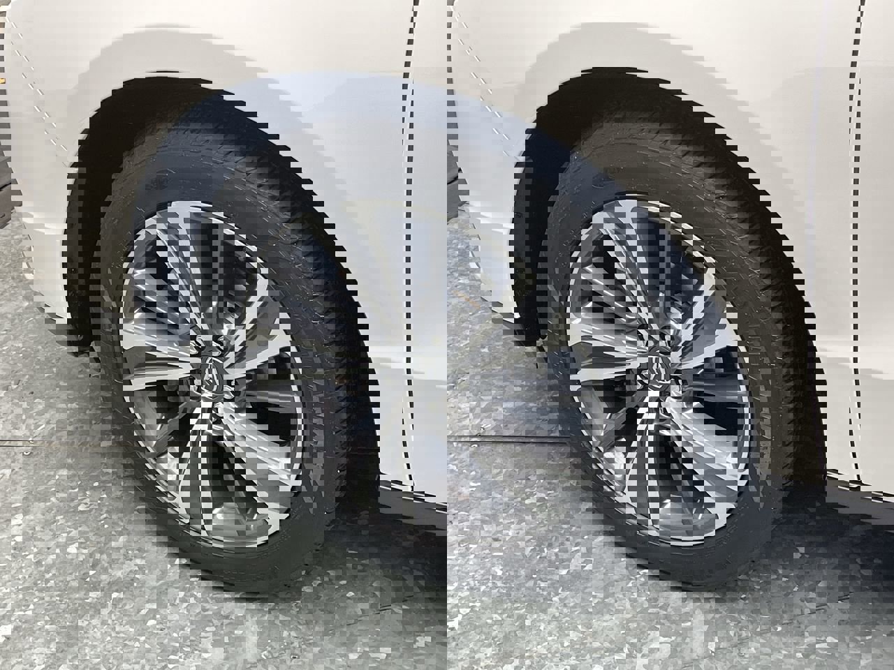 Used 2020 Acura MDX SH-AWD w/Technology Pkg image 34