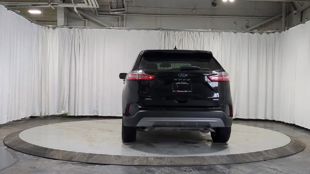 Used 2024 Ford Edge SEL w/ Convenience Package image 9