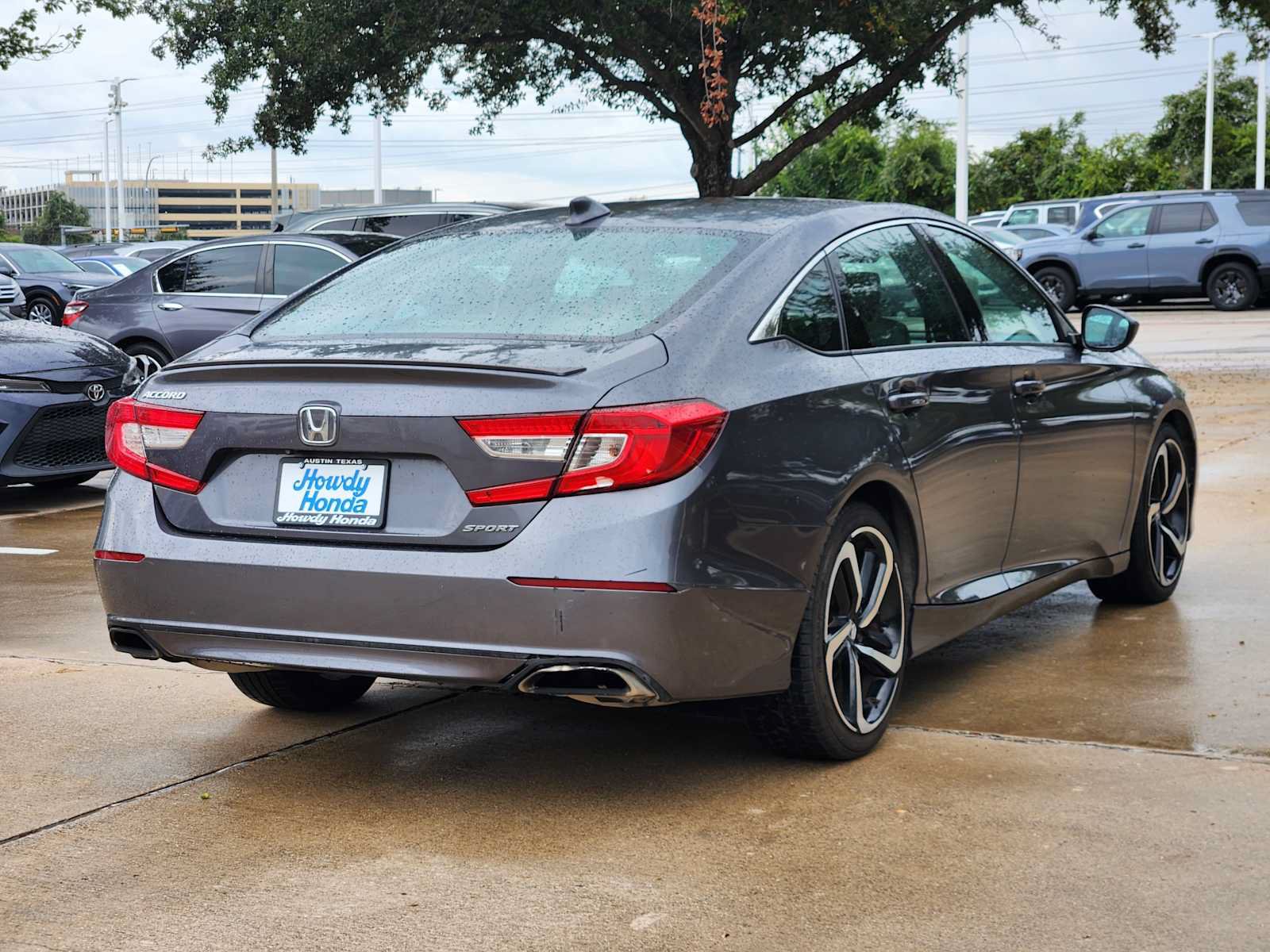 Used 2018 Honda Accord Sport image 6