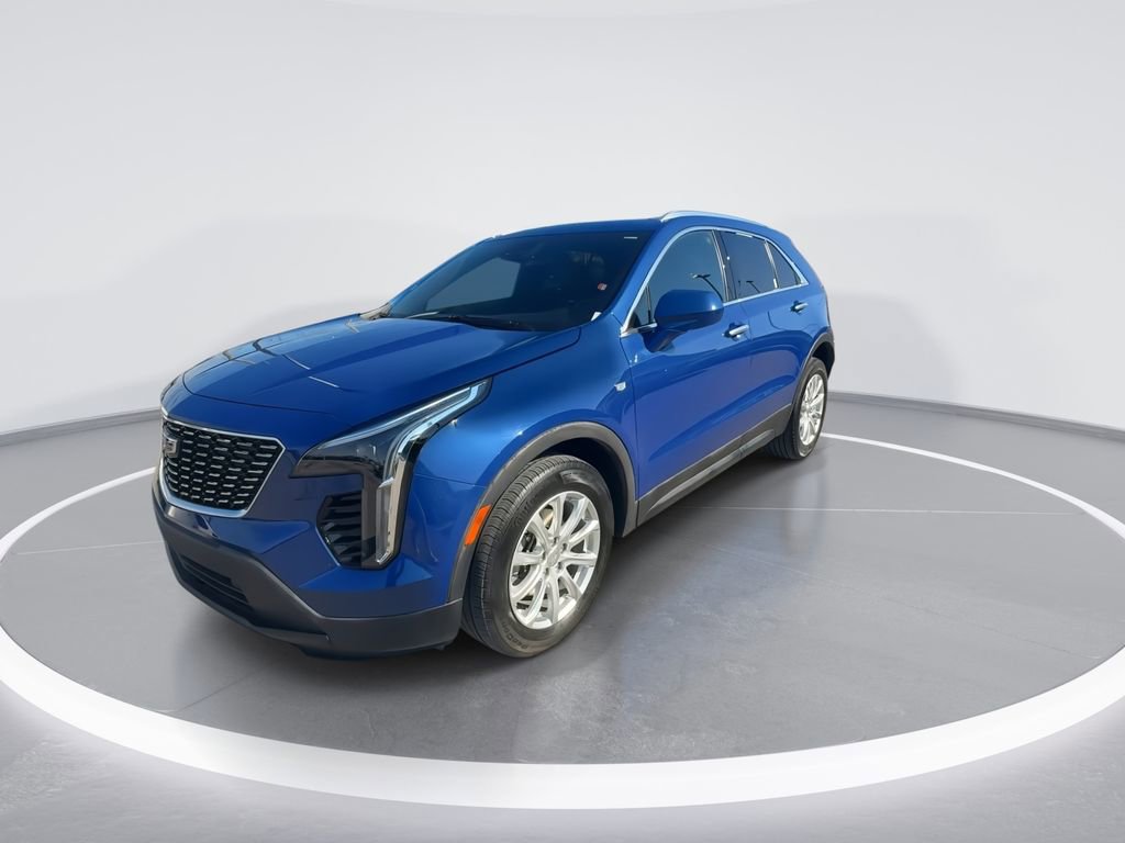 Used 2023 Cadillac XT4 Luxury w/ Cold Weather Package image 4