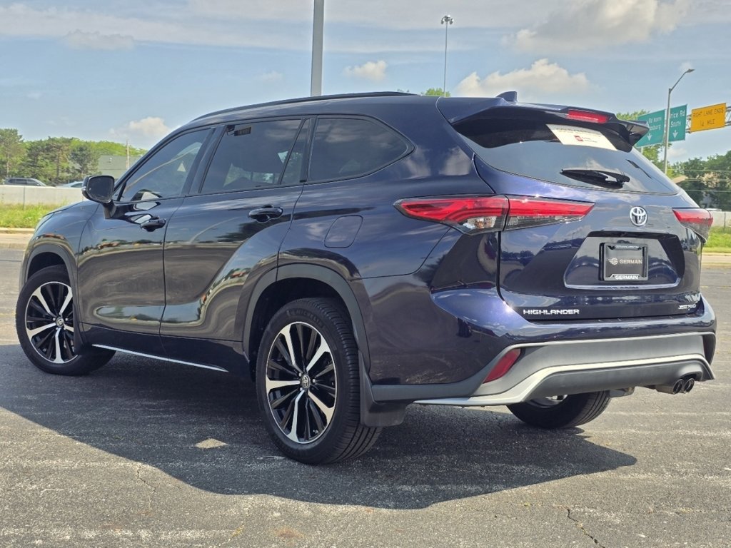 Used 2021 Toyota Highlander XSE AWD/4WD image 17