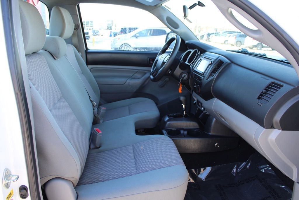 Used 2014 Toyota Tacoma Base image 14