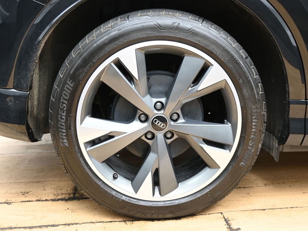 Used 2024 Audi Q4 e-tron Premium Plus w/ Premium Plus image 15