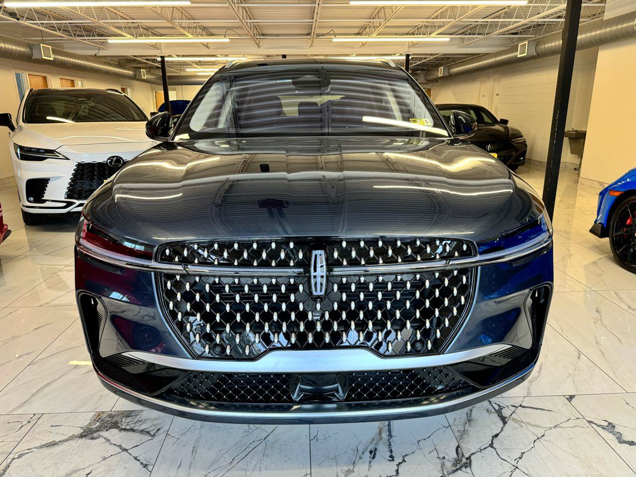 Used 2024 Lincoln Nautilus Reserve w/ Equipment Group 202A AWD/4WD image 2