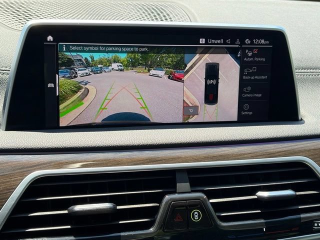 Used 2022 BMW 740i xDrive AWD/4WD image 3