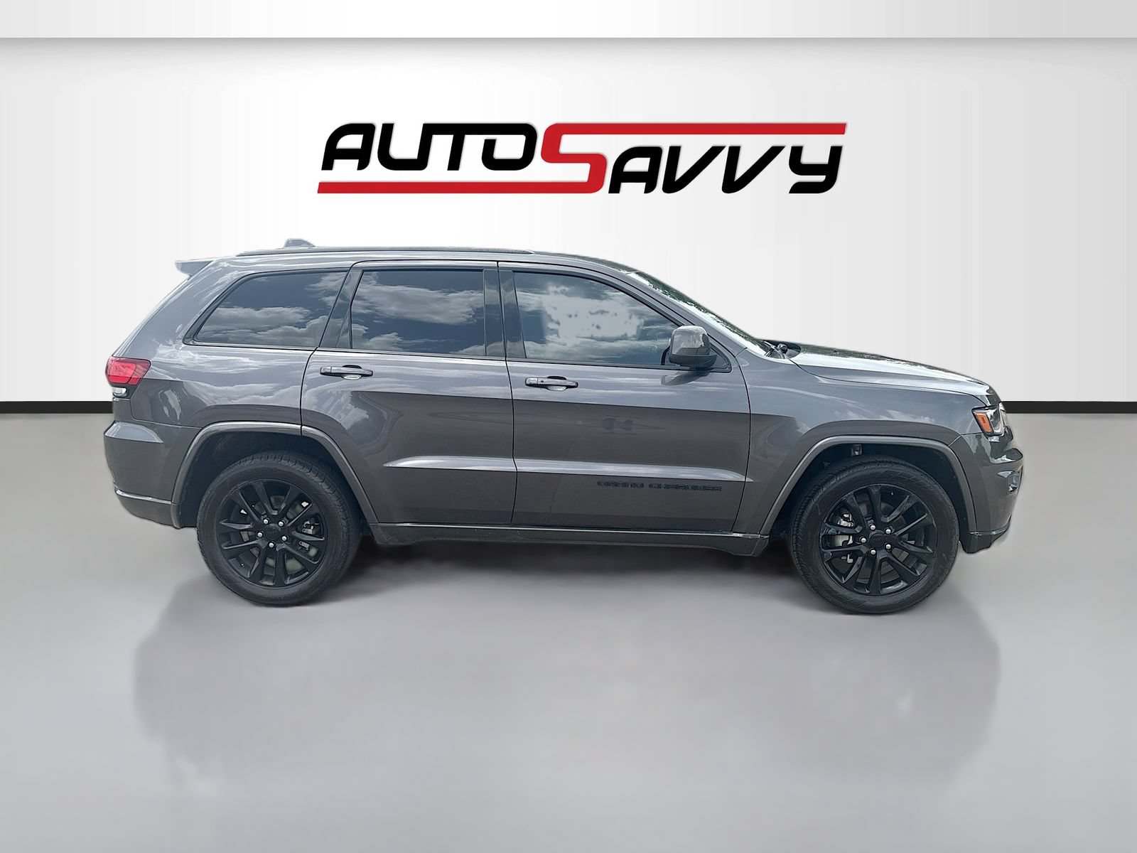 Used 2020 Jeep Grand Cherokee Altitude RWD image 8