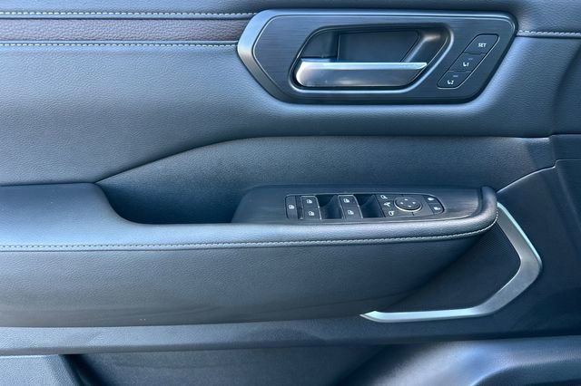 Used 2025 Nissan Armada Platinum Reserve image 10