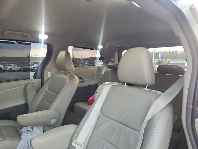 Used 2016 Toyota Sienna XLE w/ XLE Navigation Package image 14